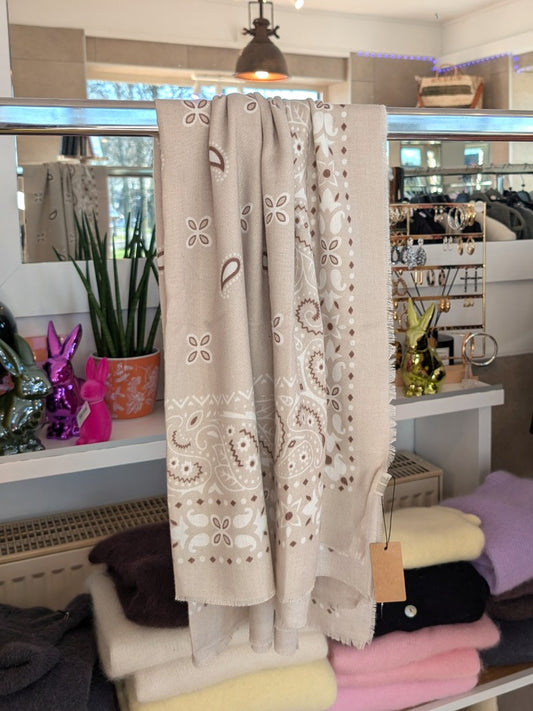 Raffiniert elegantes Tuch aus leichter Viskose im Kujten Stil in Beige Weiß Braun. Bietet Styling Möglichkeiten wie Halstuch, Kopftuch oder stilvolles Accessoire!