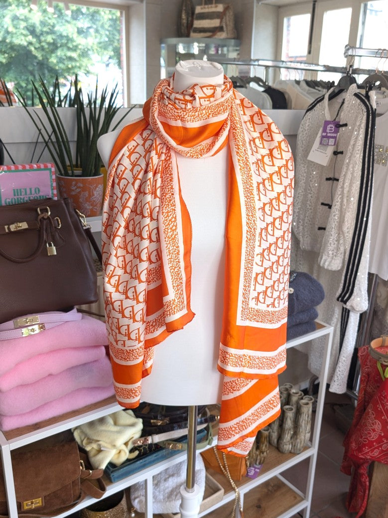 Hochwertiges Rechtecktuch im zeitlosen Dior-Stil in Crème Orange aus edler Seide und Viskose - als Schultertuch, Halstuch, Hüfttuch oder elegantes Accessoire.