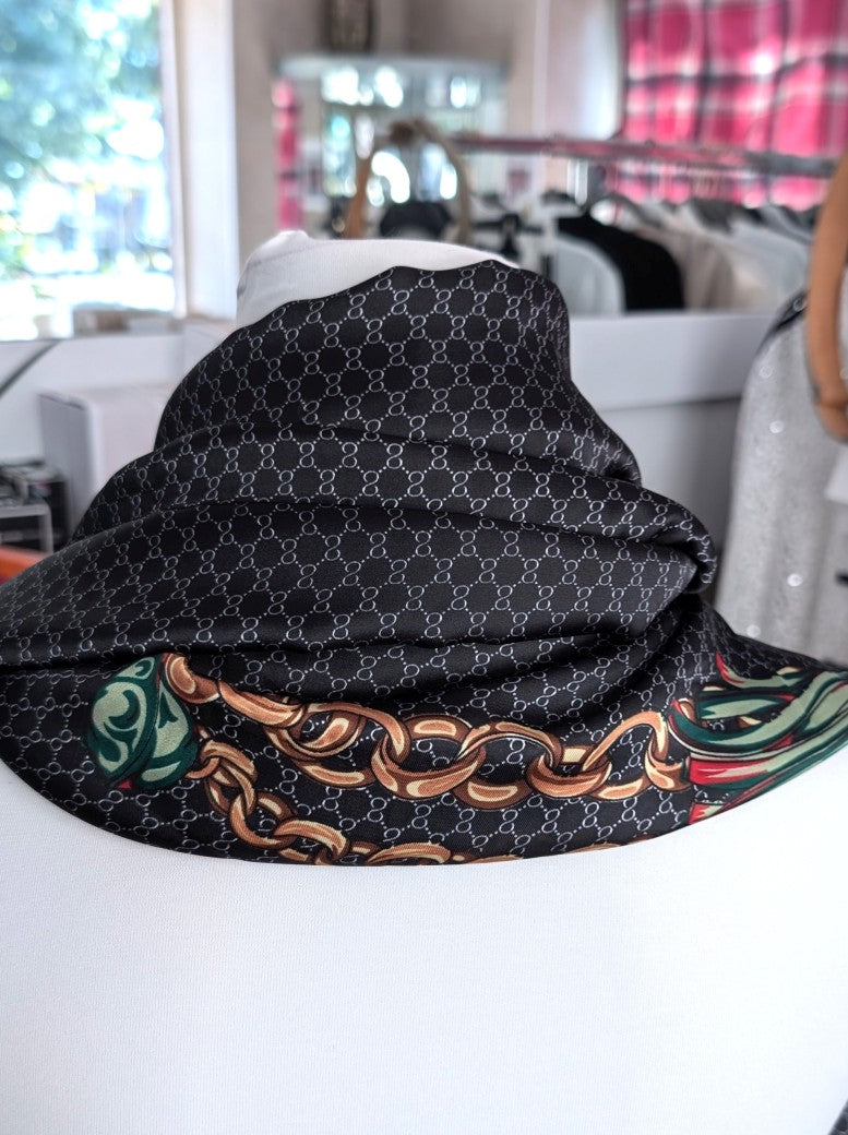 Hochwertiges Seide Viskose Rechtecktuch im zeitlosen Gucci-Stil in Schwarz Gold Silber Rot Grün - als Schultertuch, Halstuch, Hüfttuch oder elegantes Accessoire.