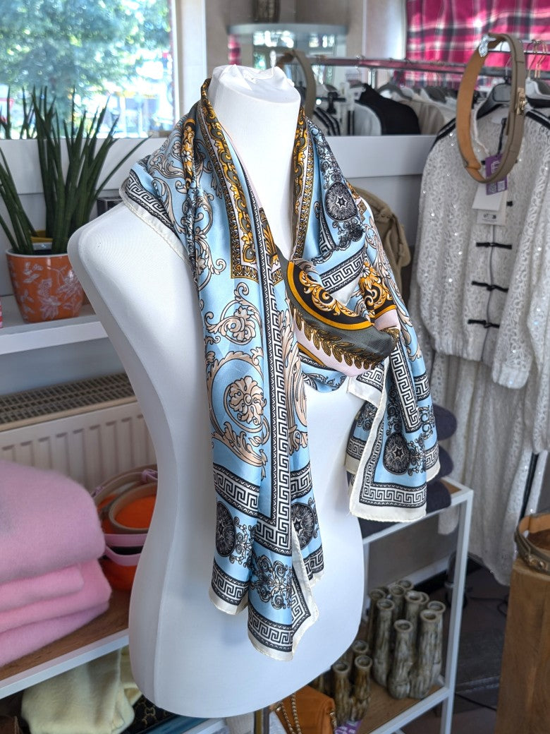 Hochwertiges Rechtecktuch im zeitlosen Versace-Stil in Crème Blau Khaki Gold aus Seide Viskose - als Schultertuch, Halstuch, Hüfttuch oder elegantes Accessoire.