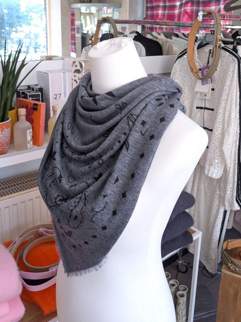 Raffiniert elegantes Paisley Tuch aus Kaschmir Merino Wolle in Grau Schwarz. Styling als Halstuch, Kopftuch, Tuch um die Hüften oder stilvolles Accessoire!