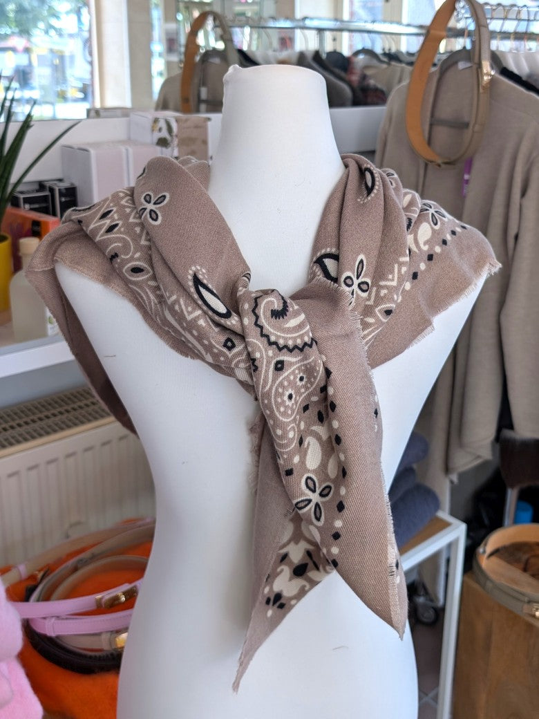 Elegantes Tuch Schal aus 100% Viskose, raffinierter ethnischer Charakter durch florales Paisley Muster im Kujten-Stil - als Kopftuch, Halstuch, Schulterumhang