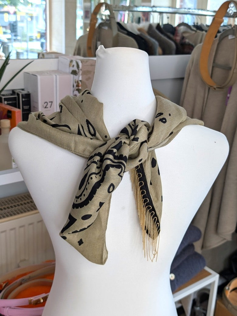 Elegantes Bandana-Tuch aus 100% Viskose, raffinierter ethnischer Charakter durch florales Paisley Muster im Kujten-Stil - als Kopftuch, Halstuch, Schulterumhang