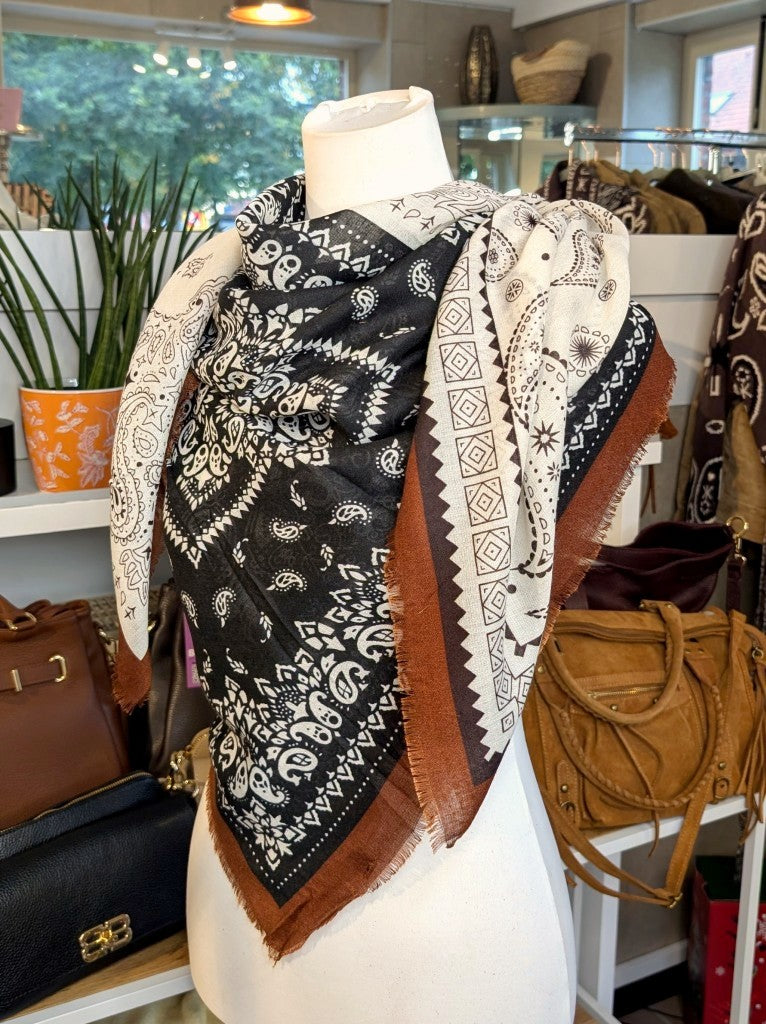 Elegantes Tuch Schal aus 100% Viskose, raffinierter ethnischer Charakter durch florales Paisley Muster im Kujten-Stil - als Kopftuch, Halstuch, Schulterumhang
