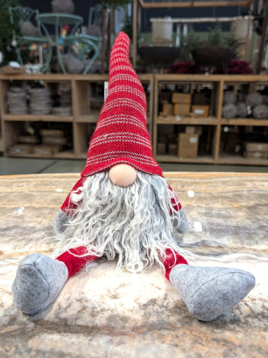 Der charmante flauschige Wichtel bringt festliche Wärme in jedes Zuhause. Perfekt als Tischdekoration, Regalschmuck oder Geschenk für Herbst Winter Weihnachten.