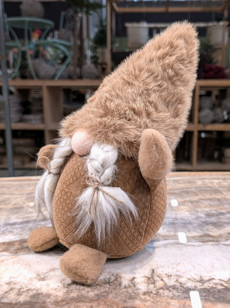 Der charmante flauschige Wichtel bringt festliche Wärme in jedes Zuhause. Perfekt als Tischdekoration, Regalschmuck oder Geschenk für Herbst Winter Weihnachten.