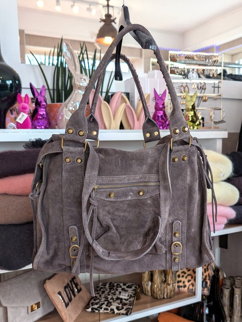 Elegante geräumige Wildledertasche im angesagten Balenciaga City Bag Stil - hochwertige Verarbeitung mit charakteristischen Fransen und Beschlägen in Antik Gold.