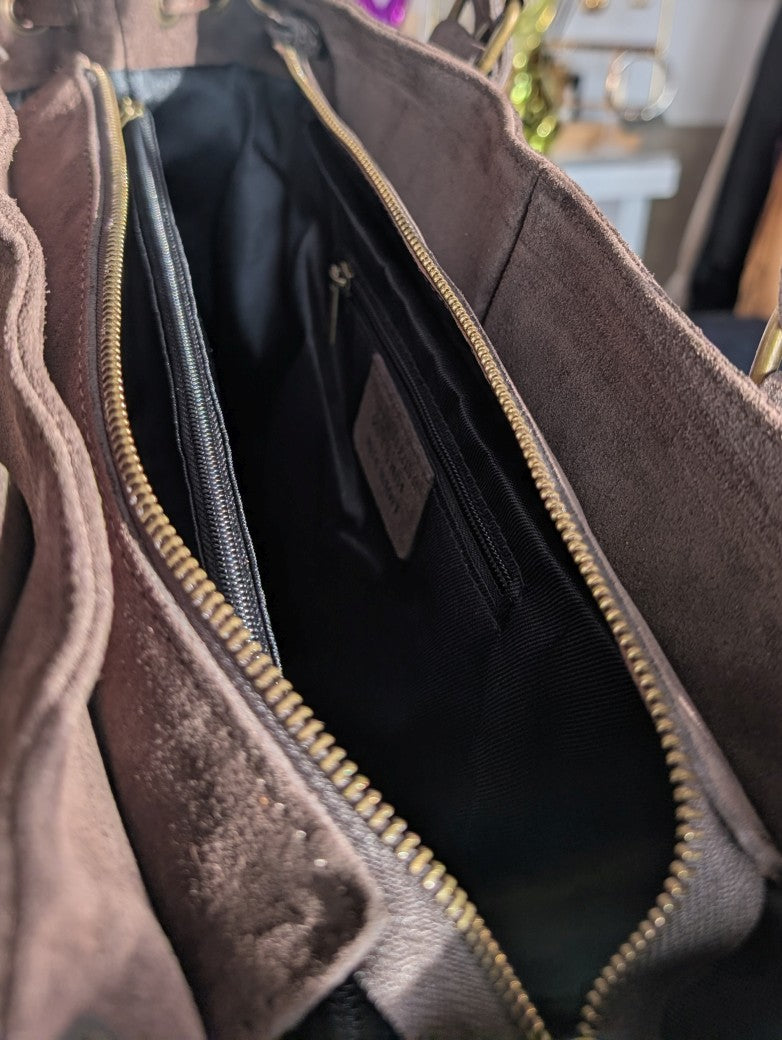 Elegante hochwertige Wildledertasche Shopping Bag in warmem Cognac aus Italien – das perfekte Accessoire mit Charakter und Raffinesse für anspruchsvolle Käufer!