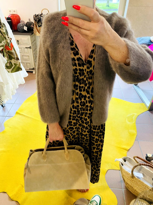 Diese Wildledertasche im THE ROW Margaux Stil in Beige vereint elegantes Design und Funktionalität. Ideale Shopping Bag Handtasche!