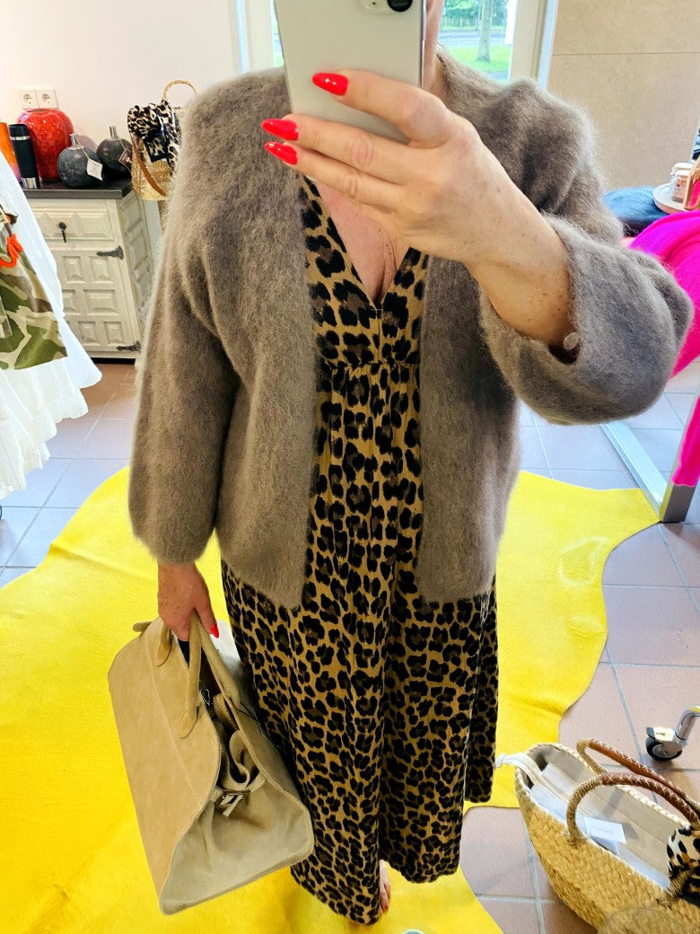Diese Wildledertasche im THE ROW Margaux Stil in Beige vereint elegantes Design und Funktionalität. Ideale Shopping Bag Handtasche!
